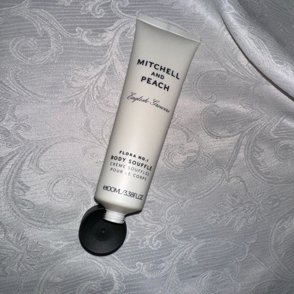 MITCHELL AND PEACH
English Growers
FLORA NO.I
BODY SOUFFLÉ
100 ML / 3.38 FL.OZ. - Picture 8 of 10